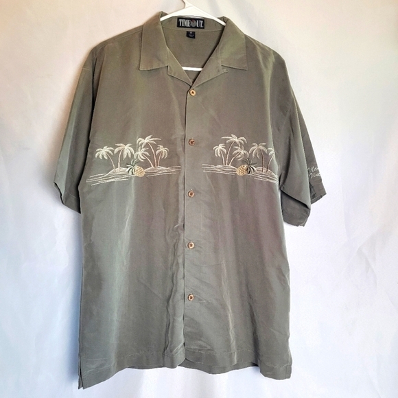 Time Out Men's Short Sleeve Palm Tree Pineapple Embroidered Button Up Size M - Picture 1 of 9
